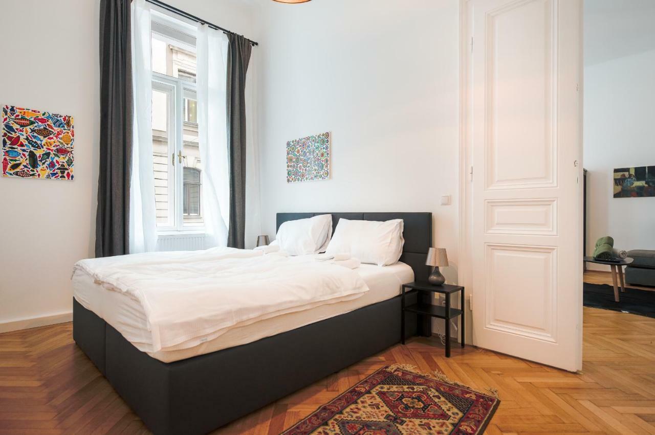 Grand Soho II Apartment Вена Экстерьер фото