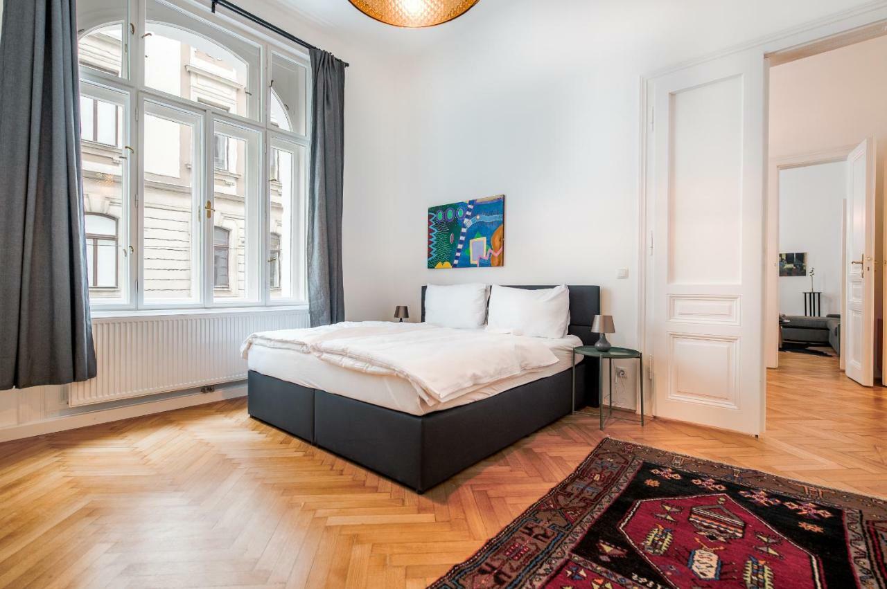 Grand Soho II Apartment Вена Экстерьер фото