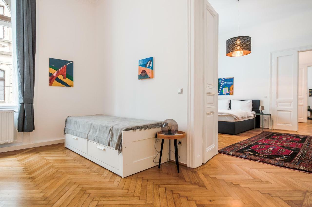 Grand Soho II Apartment Вена Экстерьер фото