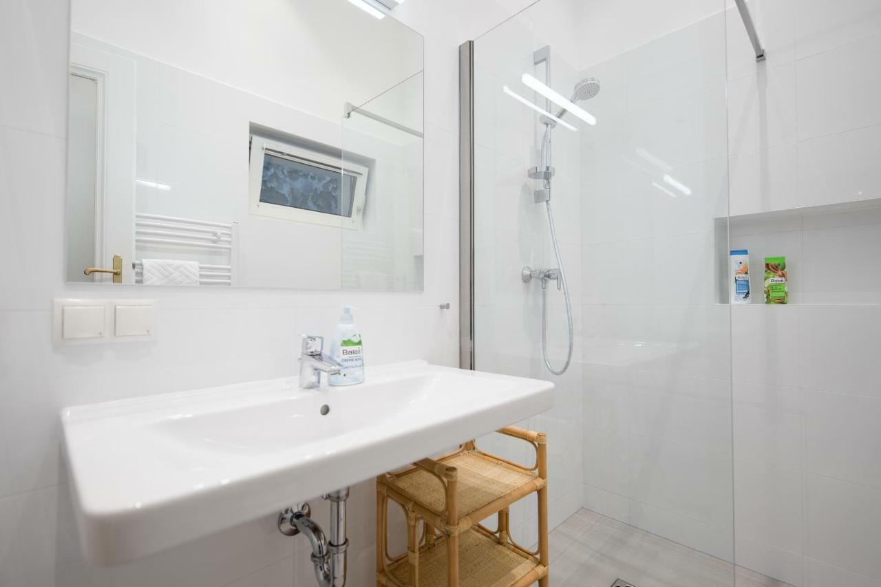 Grand Soho II Apartment Вена Экстерьер фото