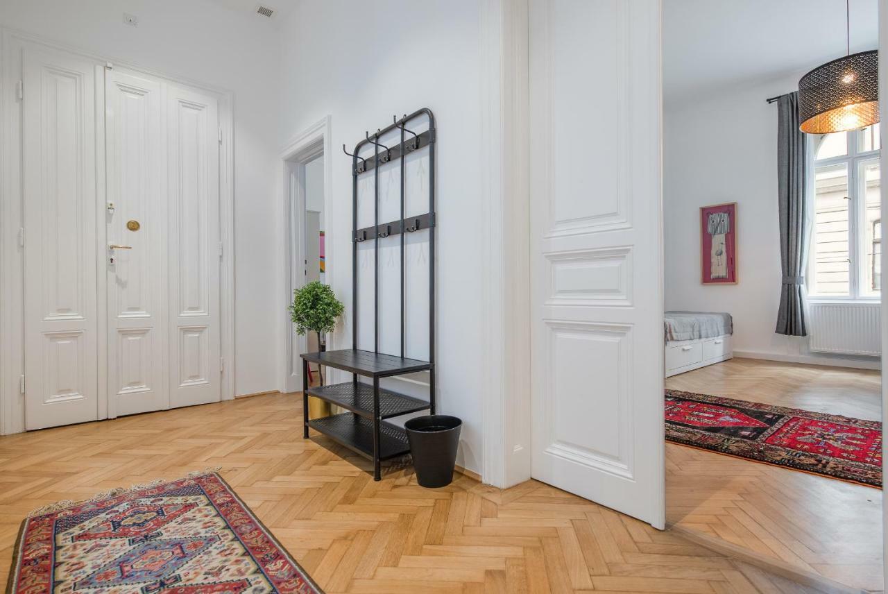 Grand Soho II Apartment Вена Экстерьер фото