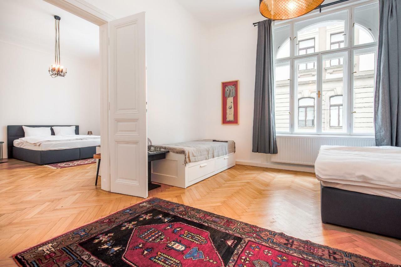 Grand Soho II Apartment Вена Экстерьер фото