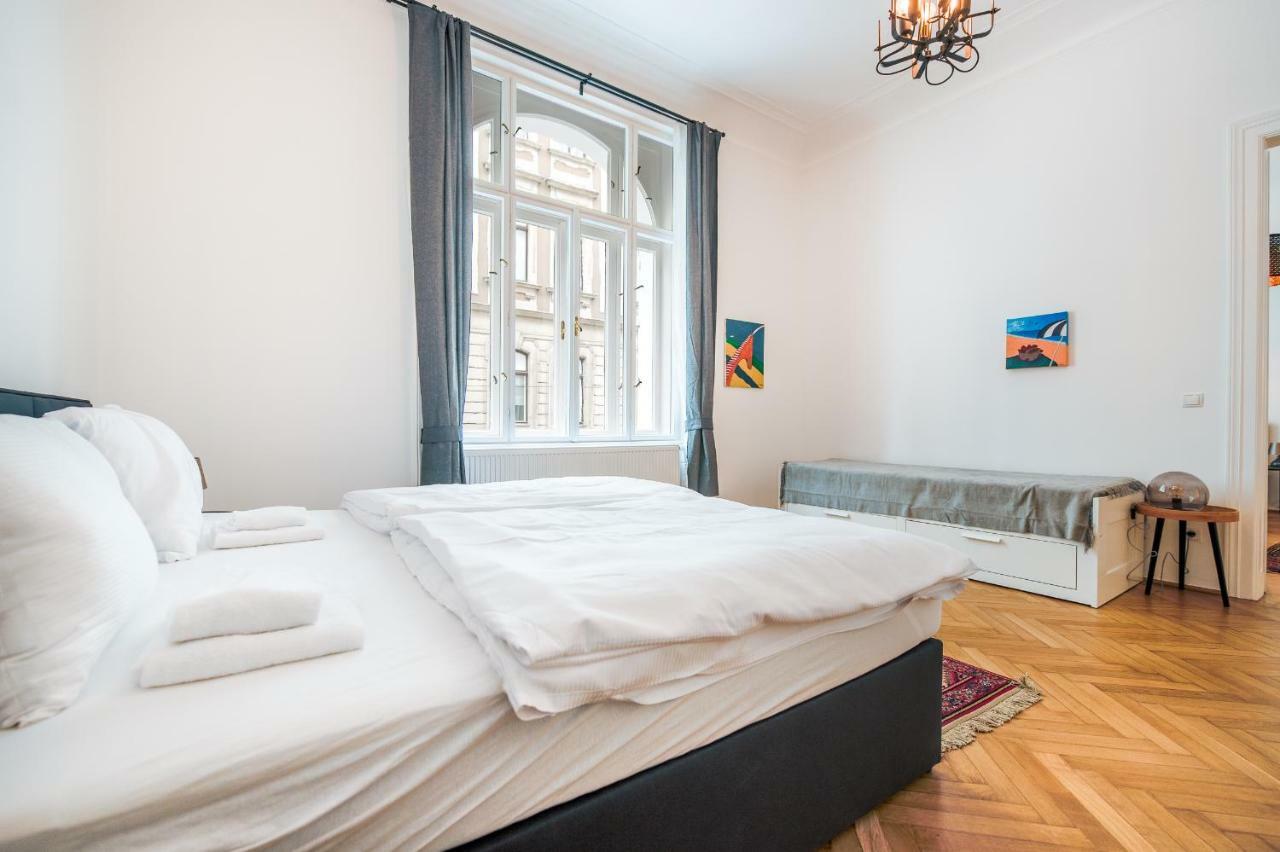 Grand Soho II Apartment Вена Экстерьер фото